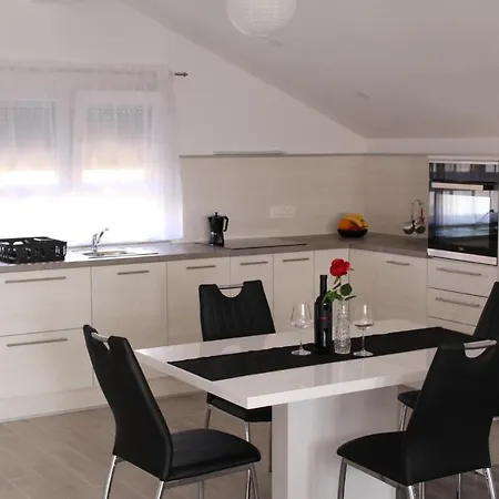 Floor Apartment *